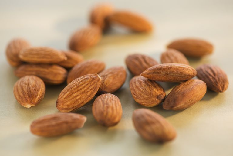 också källa, Almond Nutrition, Almond Nutrition Fakta, äter mandel, Dessutom mandlar