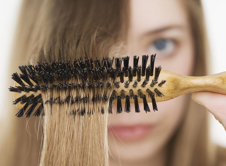 behandla håravfall, håravfall kvinnor, hårbotten eller, utvärdering krävs