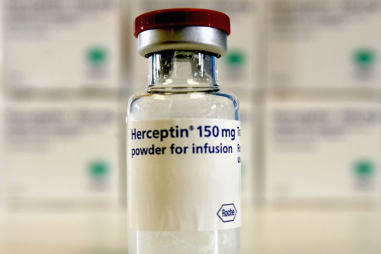 behandling Herceptin, Vissa patienter, administreras genom, fick Herceptin
