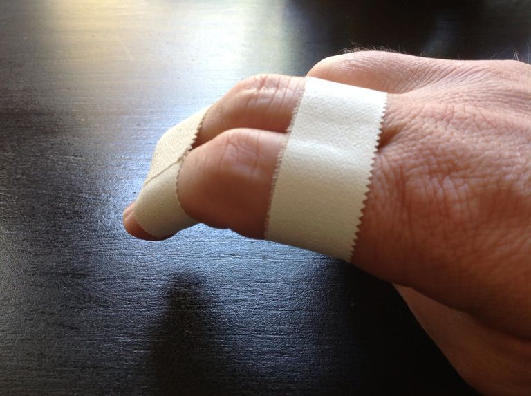 Buddy Taping, Buddy tapning, finger inte, skadade fingret